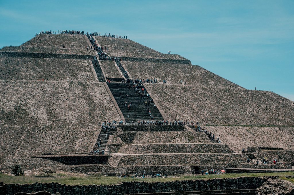 pyramide-du-soleil